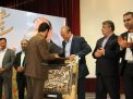 گزارش تصویری از اهداء جوایز  در همایش تجلیل از پرفسور علی اکبر جلالی چهره ماندگار شهرستان شاهرود 